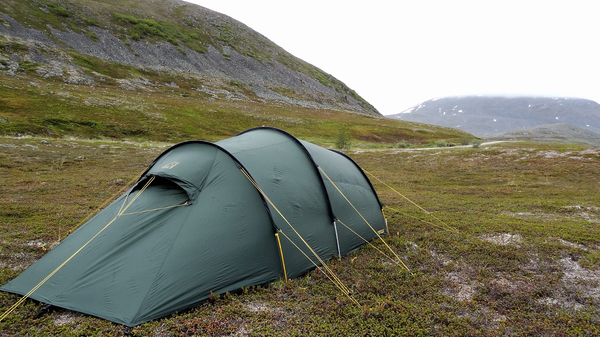 Oppland-2-si-112032-nordisk-classic-tunnel-two-man-tent-forest-green-on-location-2