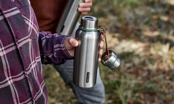black-blum-insulated-water-bottle-camping-hiking