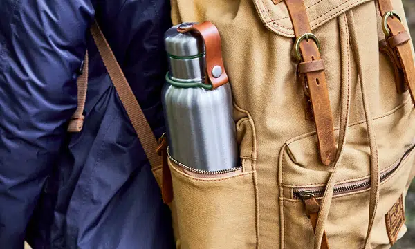black-blum-insulated-water-bottle-large-rucksack-hiking