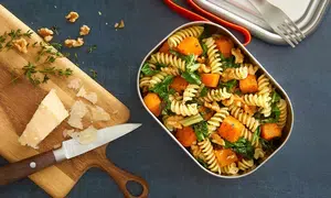 black-blum-stainless-steel-lunch-box-pasta