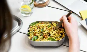 black-blum-stainless-steel-lunch-box-pasta-desk