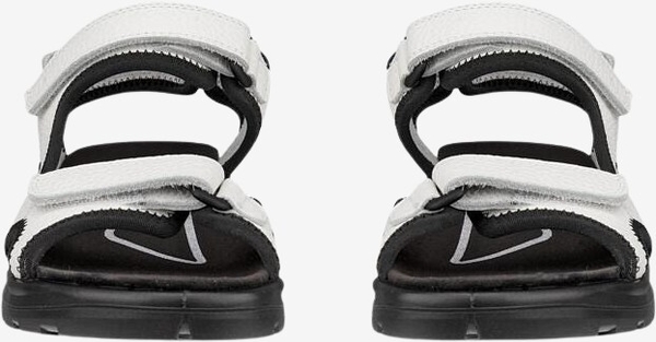 221203-01007-front_pair_eCom