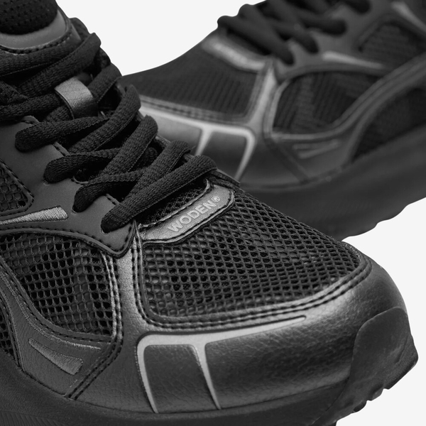 Freja_Runner-Sneakers-WL804-020_Black-3_1800x1800