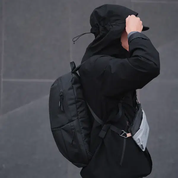 MonoSeries_MinimalPack_LifestyleShooting_LauritzKuntscher57_1024x1024_fcddd91a-2ee4-4c87-8397-d208c6afc82f