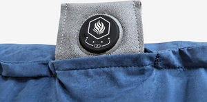 Magic pillow blue button