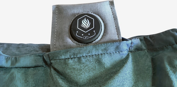 Magic pillow green button