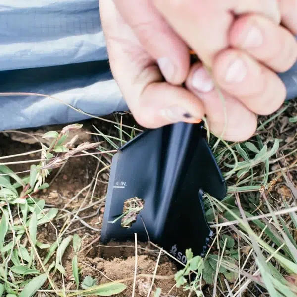 Stoke_Shovel_digging_in_ground