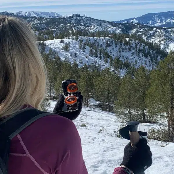 sighting_compass_with_mirror_womanhikinginmountains_compassopen